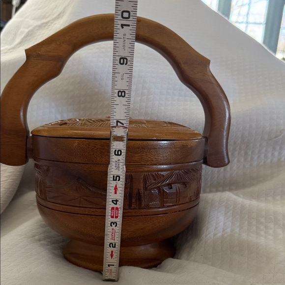 Vintage Monkeypod Wood Carved Wooden Handled Lidded Bowl 11 in x 8 in. Like new! - Picture 2 of 14